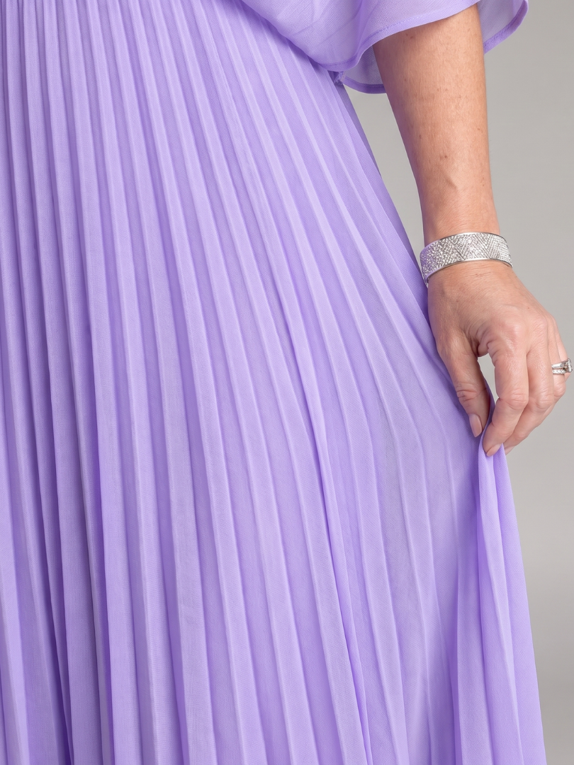 Semmy | V Neck Long Sleeve Pleated Maxi Dress