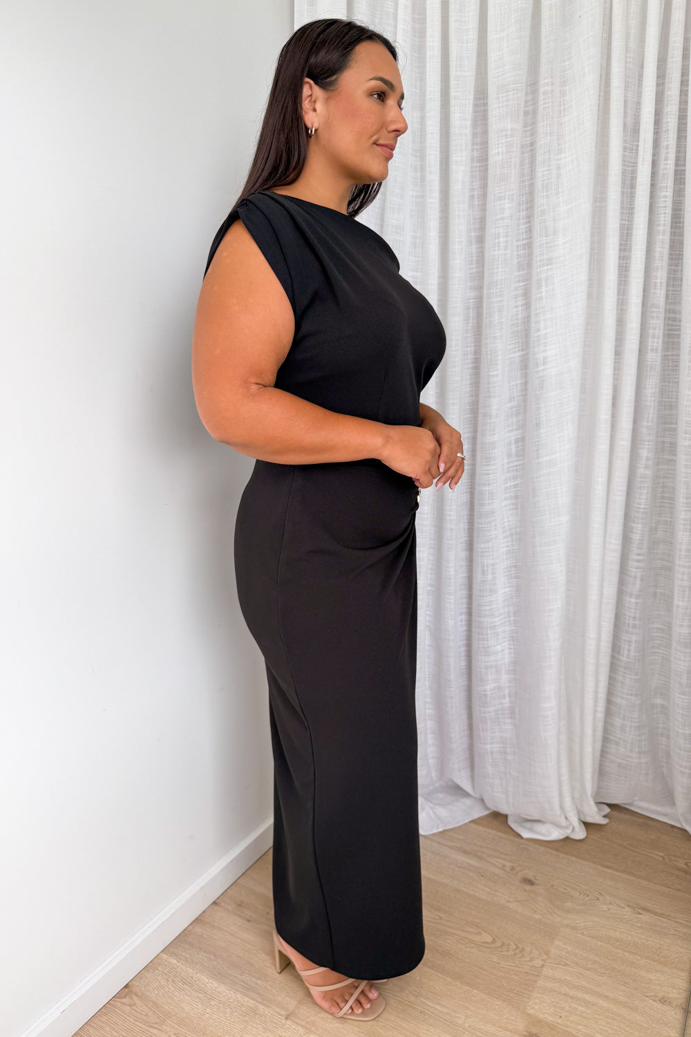 Isadora™ | Sophisticated One-Shoulder Column Dress